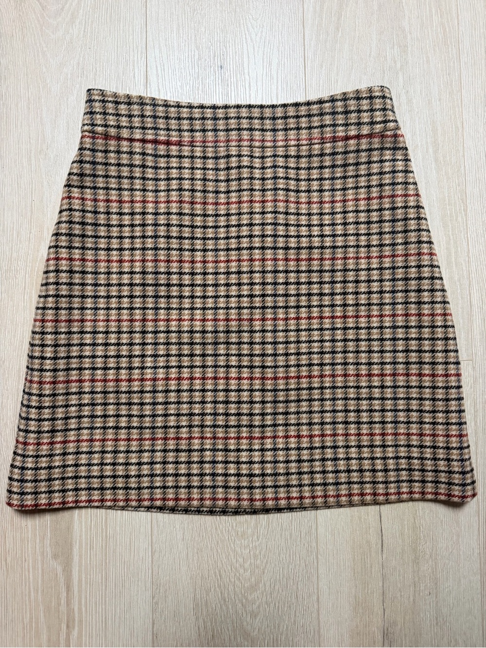 J. Crew Wool Blend tan houndstooth skirt, size 4